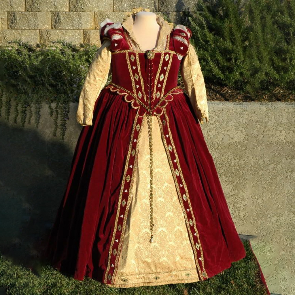 Women Queen Fashion - Historical Fashion Tudor Renaissance Elizabethan Red