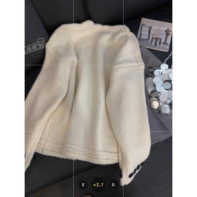 Women's White O-Neck Pullover  - Women'S Fashion In The 90S บทวิจารณ์และราคา