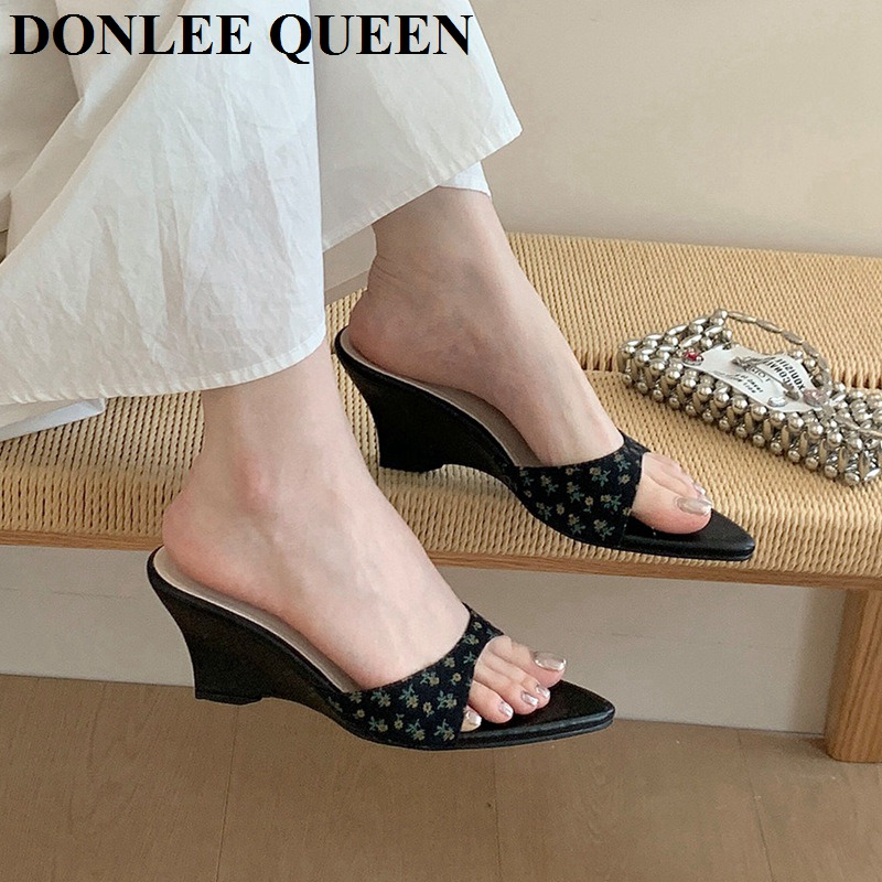 2026 New Slippers Women Slides - Women Queen Fashion บทวิจารณ์และราคา